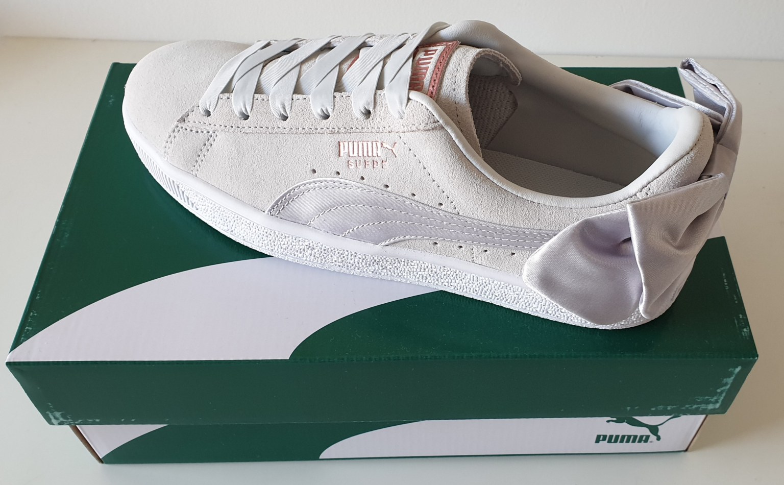 puma noir noeud satin