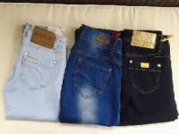 Vente stock de jeans et chaussures