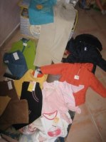 Lot (300 pièces) vêtements enfants