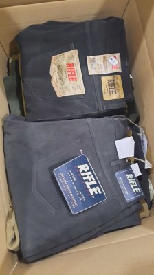 DESTOCKAGE D'UN LOT DE JEANS RIFLE - CARRERA