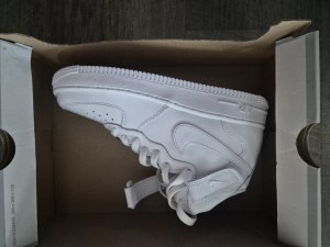 Achetez en gros des baskets pour enfants de 6 mois à 16 ans, provenant de marques renommées.