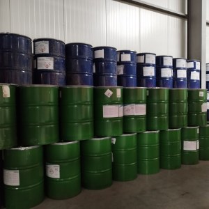 Fut métallique vide avec couvercle 200 litres € 20