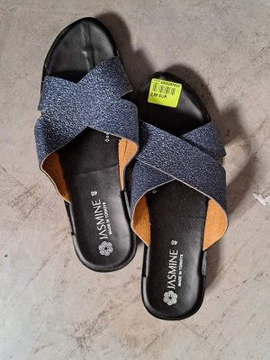 Lot de chaussures différents modèles - 1€ / minimum 100 pièces