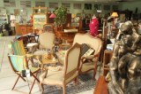 Vente mensuelle du contenu d'un local de 400m2 d'objets de brocante