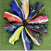 Stock chaussures running/indoor/outdoor de la marque Mizuno