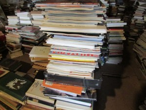 Déstockage très gros livres, CD, DVD, vinyles, magazines, anciens journaux