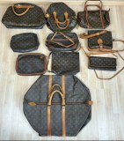 “Lot de 10 sacs et accessoires Louis Vuitton”