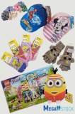 Mix de produits pour enfants : chaussettes, collants, caps, jouets et accessoires