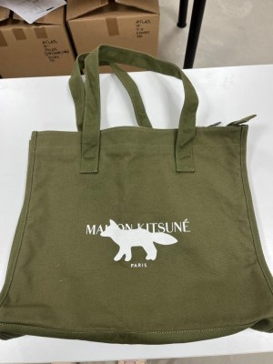 Maison Kitsune sacs stock lots available for sale